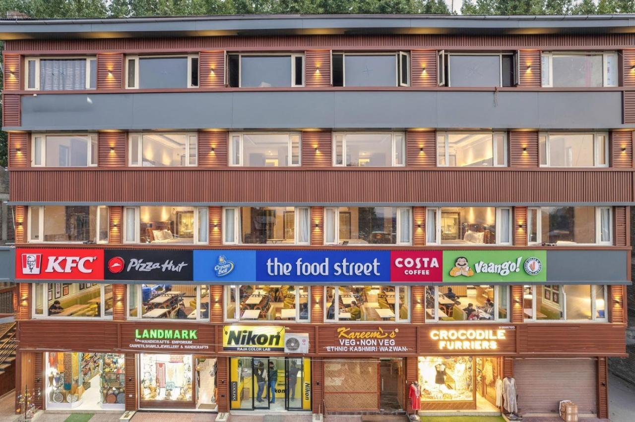 Hotel 11 Boulevard Srīnagar Exteriör bild